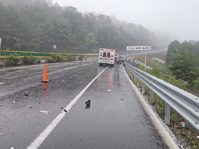 Conductor choca en la autopista siglo XXI