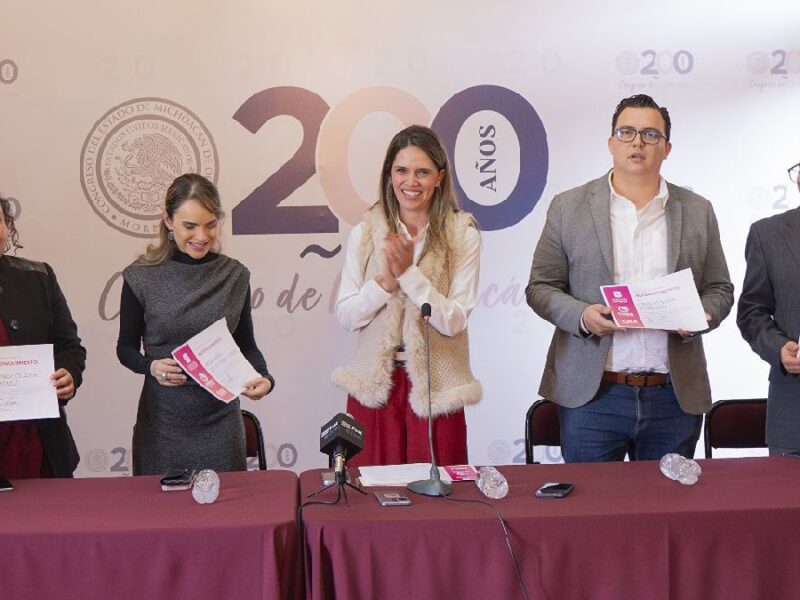 Daniela de los Santos y GIDA Animalista apoyan familias multiespecie