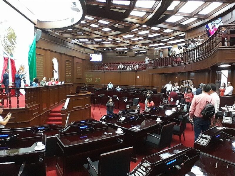 despido de trabajadores Congreso Michoacán