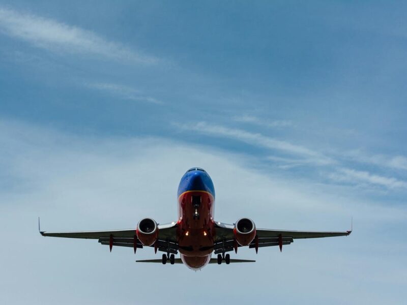 en riesgo de ciberataques DDos las aerolíneas y aeropuertos