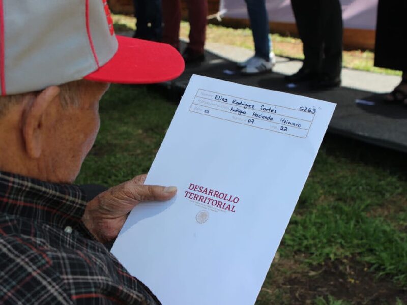 hacen entregas de escrituras en ex hacienda de Itzicuaro