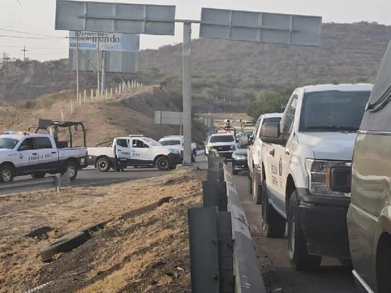 Hallan hombre ejecutado en la carretera Morelia-Salamanca en Cuitzeo