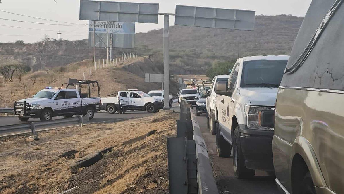 Hallan hombre ejecutado en la carretera Morelia-Salamanca en Cuitzeo