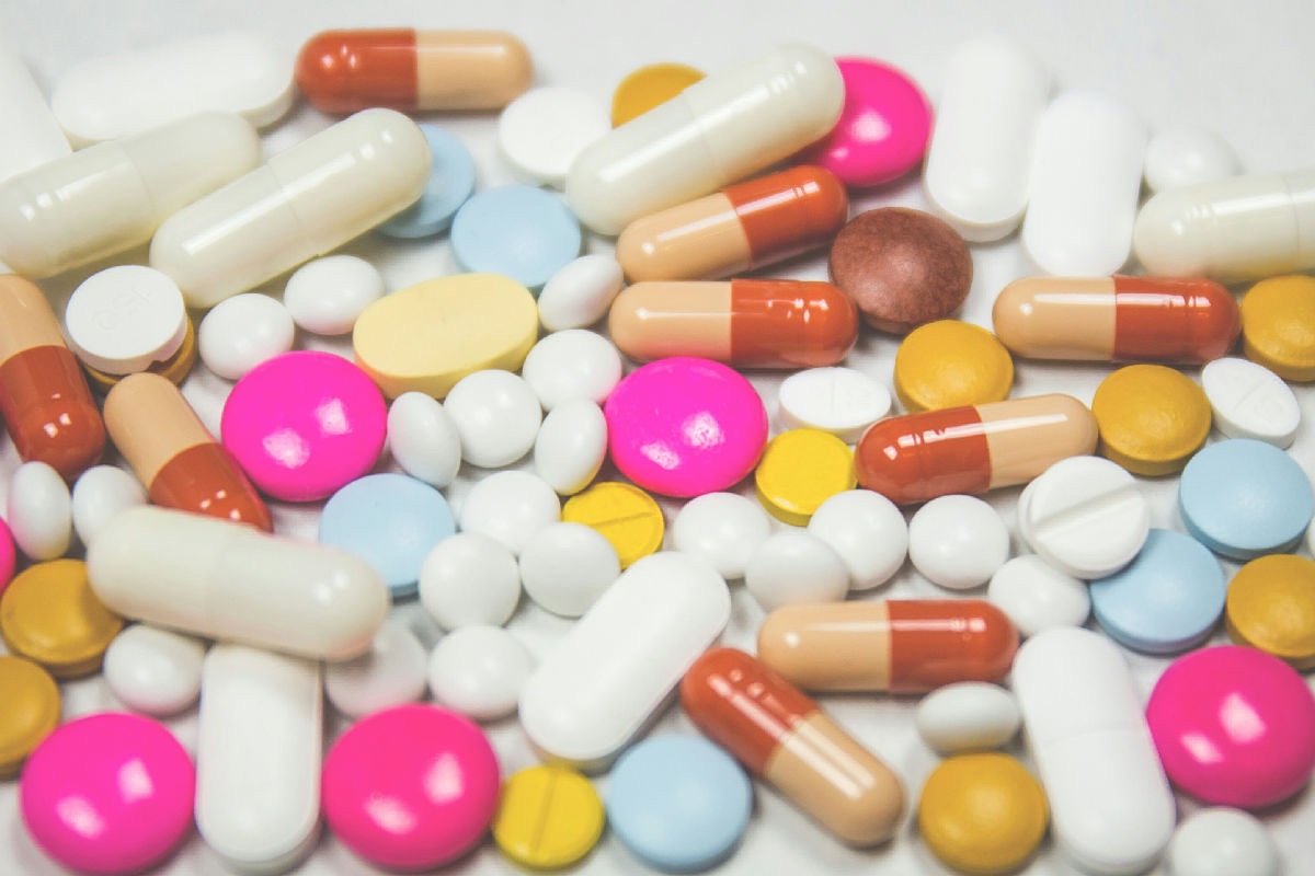 Interviene Cofepris en regulación de farmacéutica en México