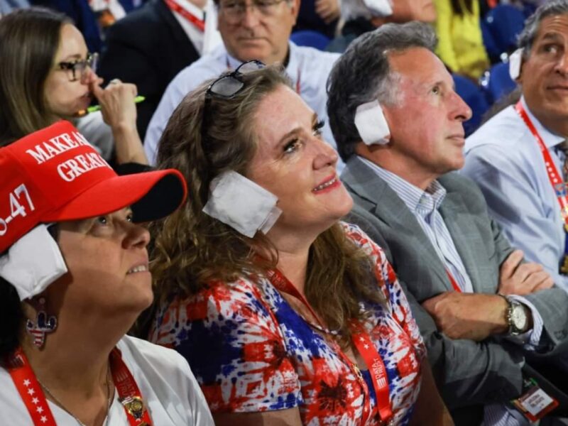 parche oreja apoyo donald trump