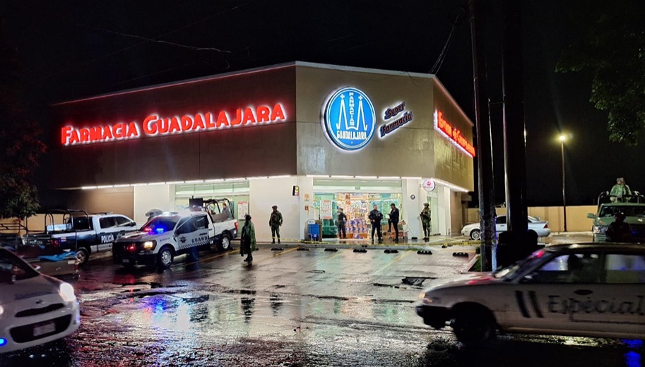 Video asalto Farmacia Guadalajara Uruapan