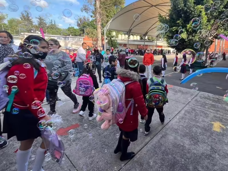 Regresan 24.4 millones alumnos de educación básica a clases para iniciar ciclo escolar
