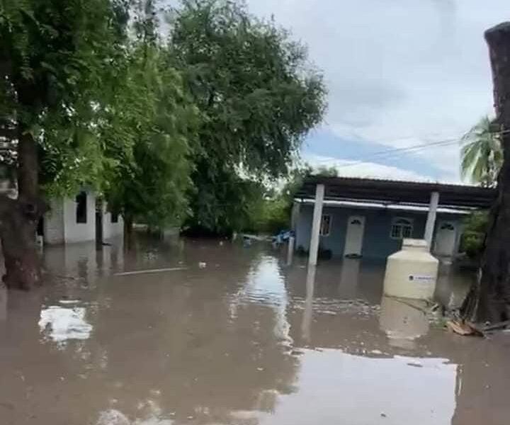 tromba inundaciones múgica michoacán 1