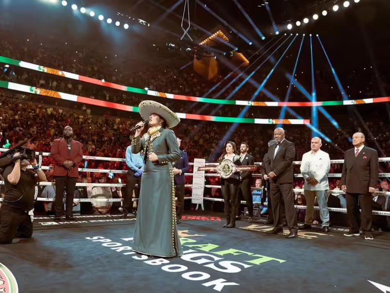 Camila Fernández habla de error al interpretar el Himno Nacional en pelea del ‘Canelo’