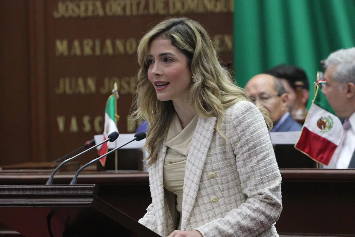 Dicen diputados perredistas que tienen identidad propia