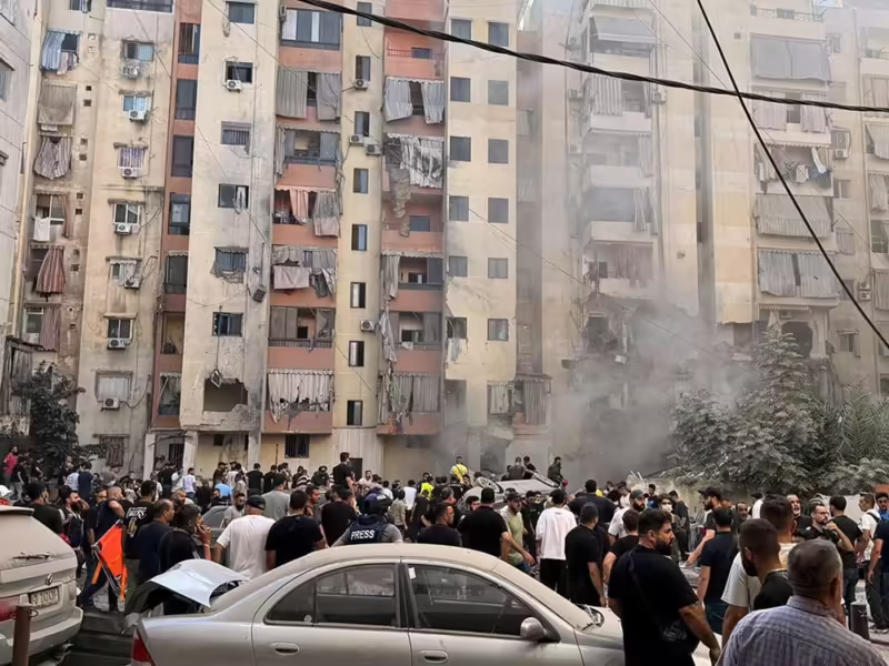 Israel intensifica ataques y suma bombardeo a suburbios de Beirut