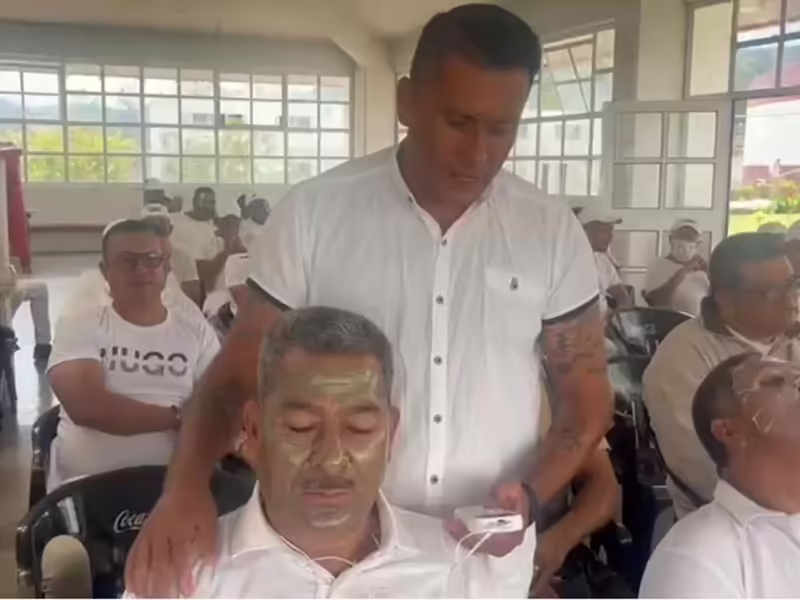 personas privadas de la libertad, reciben capacitación en tratamientos de belleza
