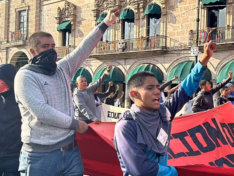 Anuncian normalistas “cese” a movilizaciones en Morelia