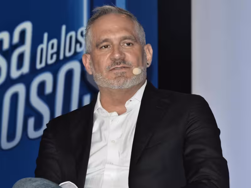 Arath de la Torre habla sobre presunta rivalidad con Mario Bezares y proyectos de teatro