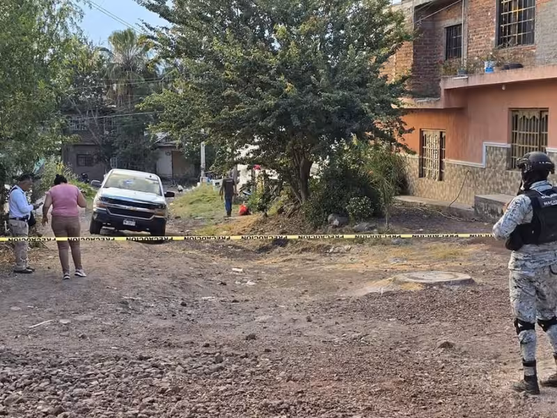 asesinan a balazos a una mujer frente a su casa, en Jacona