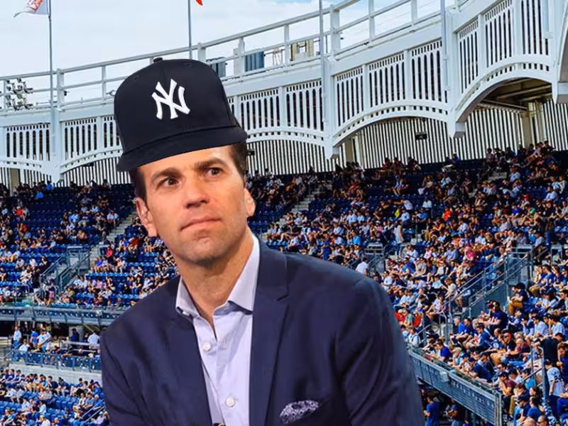 Carlos Loret de Mola en partido de los Yankees vs Dodgers