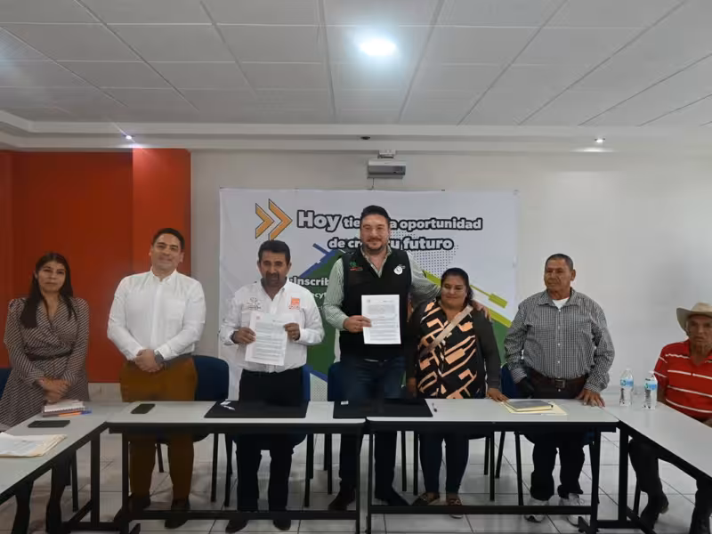 convenio con estudiantes del Cecytem y Ayuntamiento de Charo