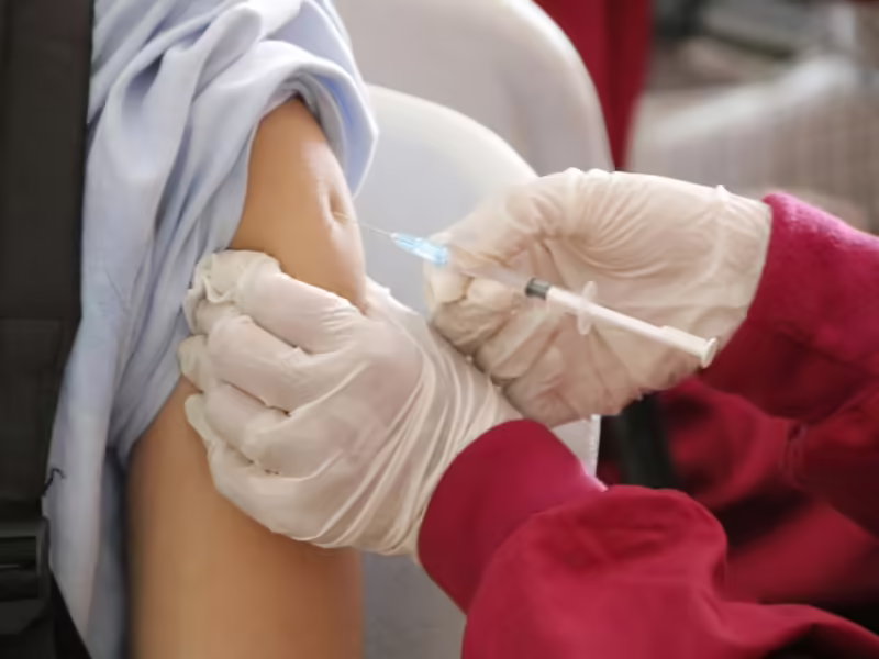 Inicia en el IMSS campaña de vacunación contra la influenza