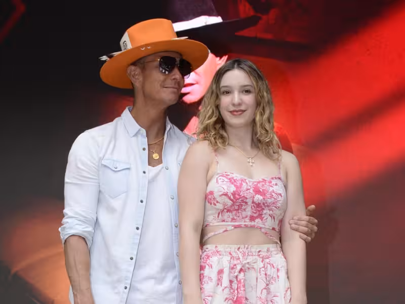 Mía Rubín reacciona a rumores de boda de Erik Rubín con Mónica Noguera