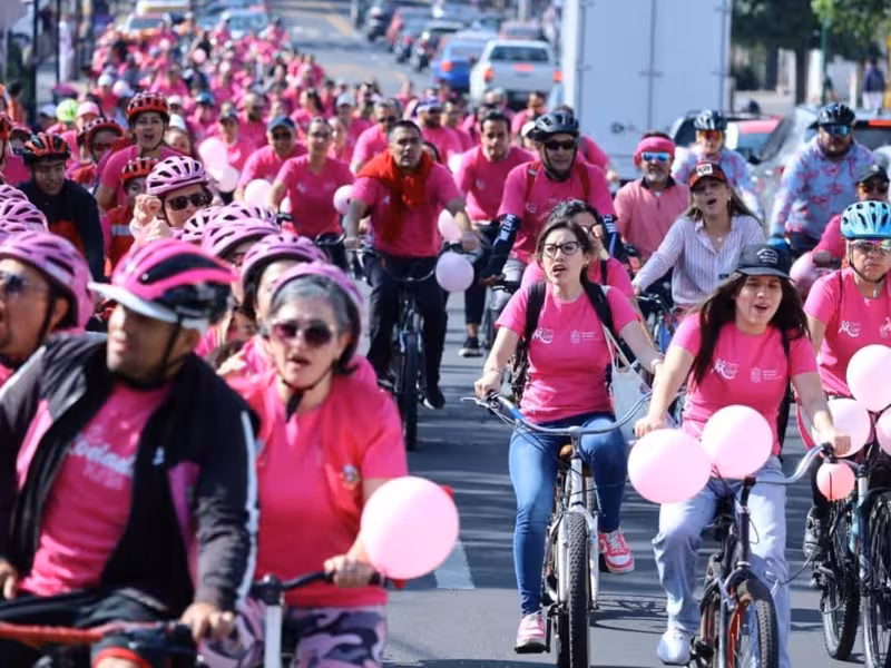 Pedalean contra el cáncer de mama y su prevención