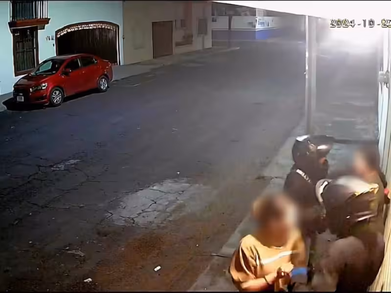 Video revela asalto a peatonas en la colonia Nueva Chapultepec de Morelia