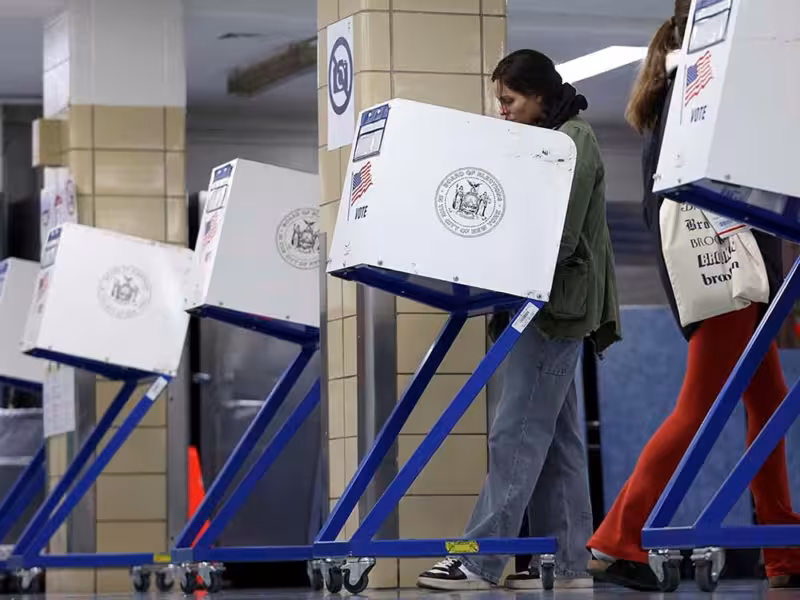 abiertos los primeros centros de votación en EU para elección entre Harris y Trump