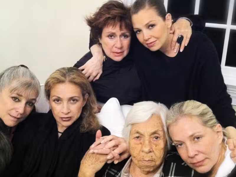 Amigo de Ernestina Sodi asegura que la escritora había perdonado a Laura Zapata