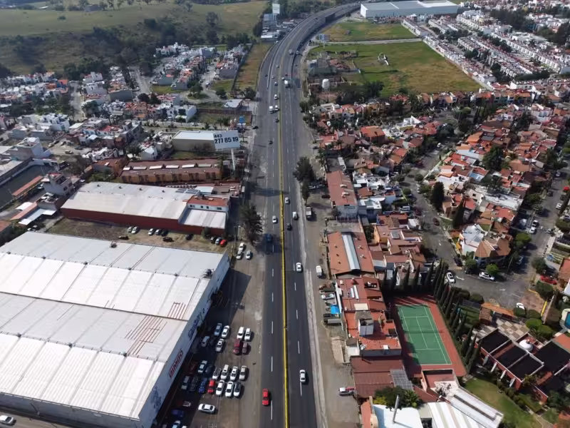 Concluye mantenimiento al acceso de carretera Morelia-Pátzcuaro
