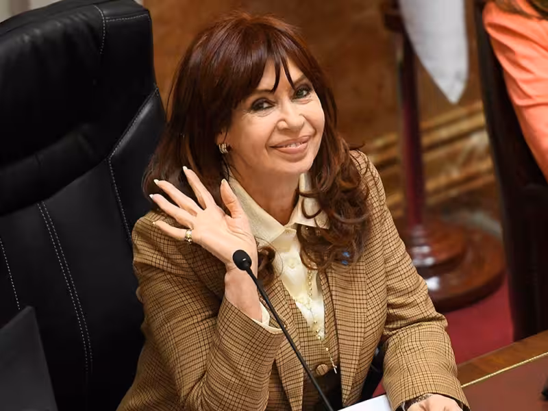 Condenan a 6 años de prisión a Cristina Kirchner, por corrupción