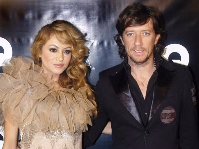 custodia hijo Paulina Rubio Colate