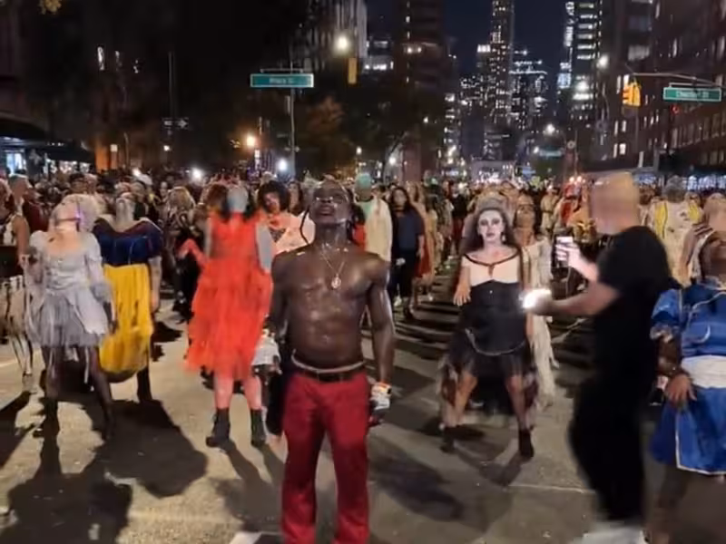 El Desfile de Halloween de Nueva York 2024: Una Celebración Espectacular Video 2024