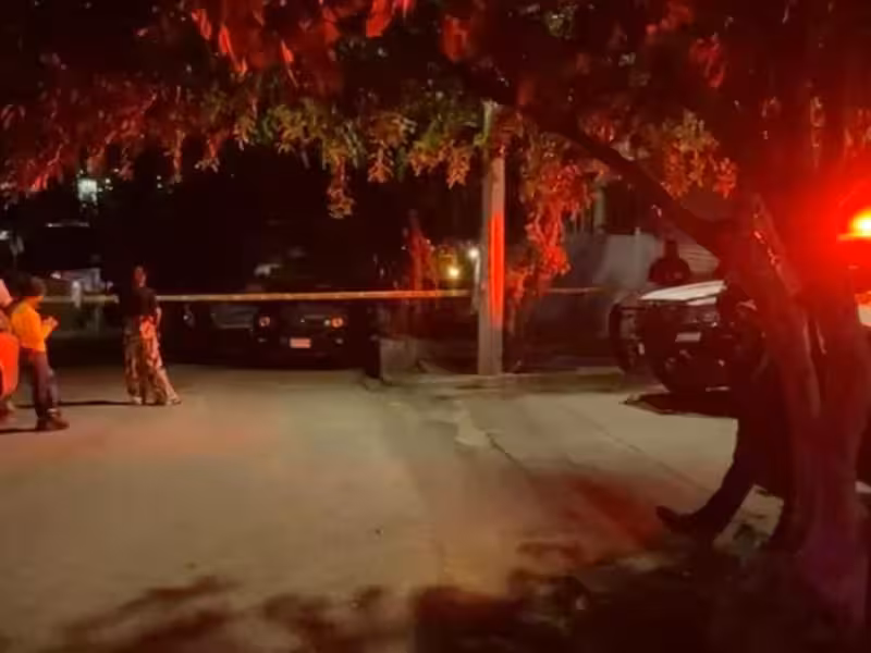 En atentado contra líder transportista en Oaxaca, sicarios matan a 5 personas en ataque armado
