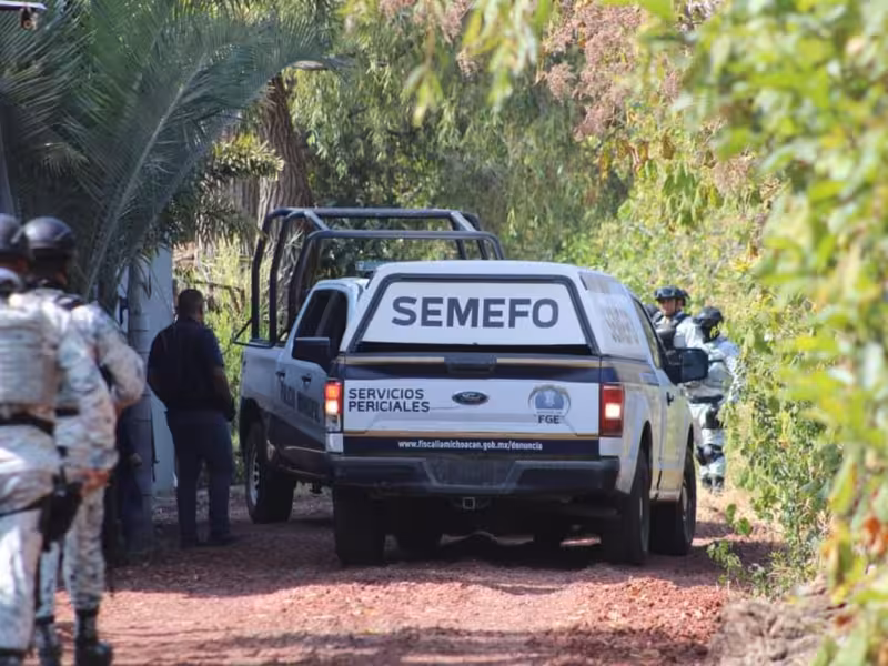 Localizan cadáver calcinado en brecha de Jacona