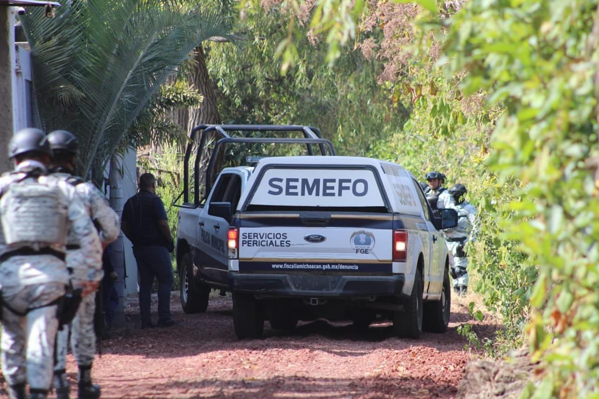 Localizan cadáver calcinado en brecha de Jacona