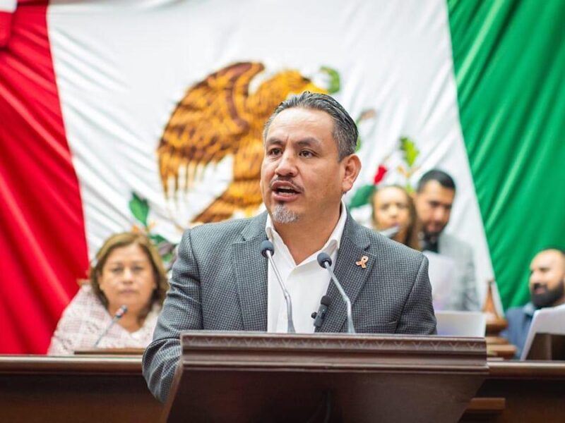 MC Universidad Michoacana Víctor Manríquez