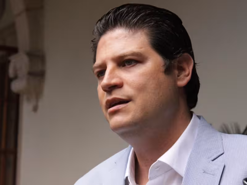Por presunto desacato judicial, promueven juicio político contra Alfonso Martínez