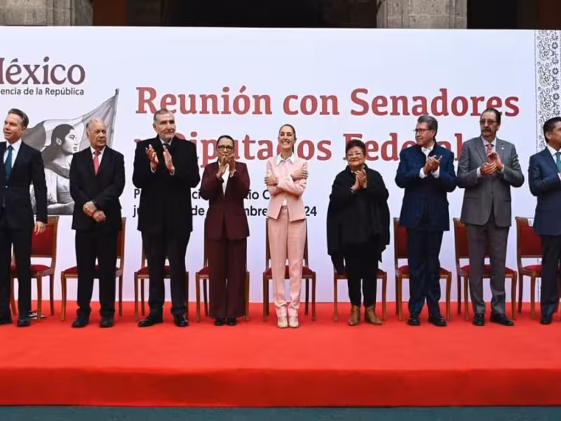 Sheinbaum se reúne con legisladores de Morena para cerrar filas
