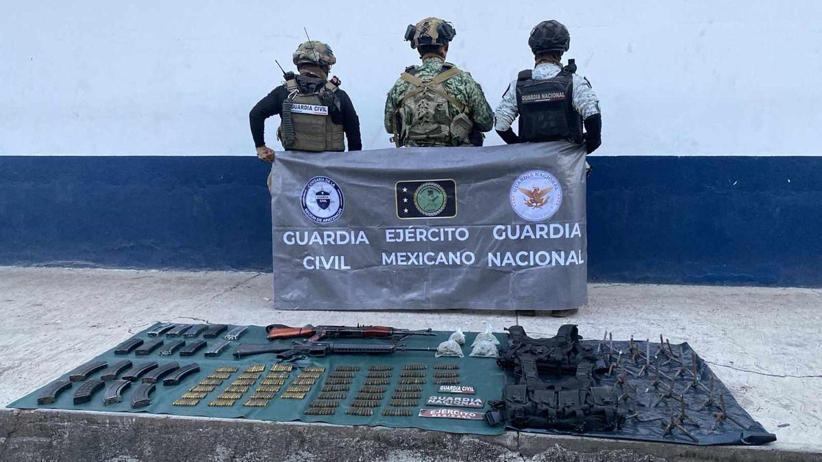 Agentes federales y estatales decomiso armas de alto poder en Apatzingán SSP