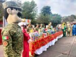 Ejército Mexicano entrega juguetes en Uruapan