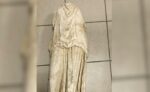 En Grecia, hallan estatua de dos mil años en bolsa de basura
