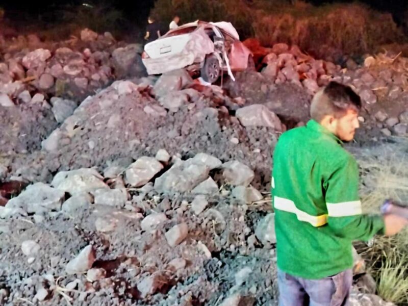 Dos fallecidas y un herido, saldo de fatal accidente en la Autopista Siglo XXI