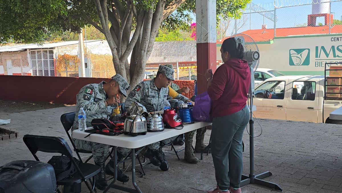 Ejército Mexicano y GN realizan labor social en Cuitzeo