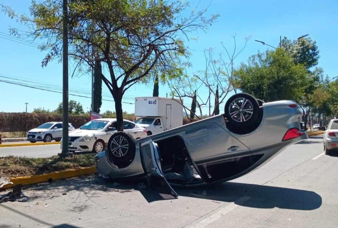 Accidente en Boulevard Industrial de Uruapan 1