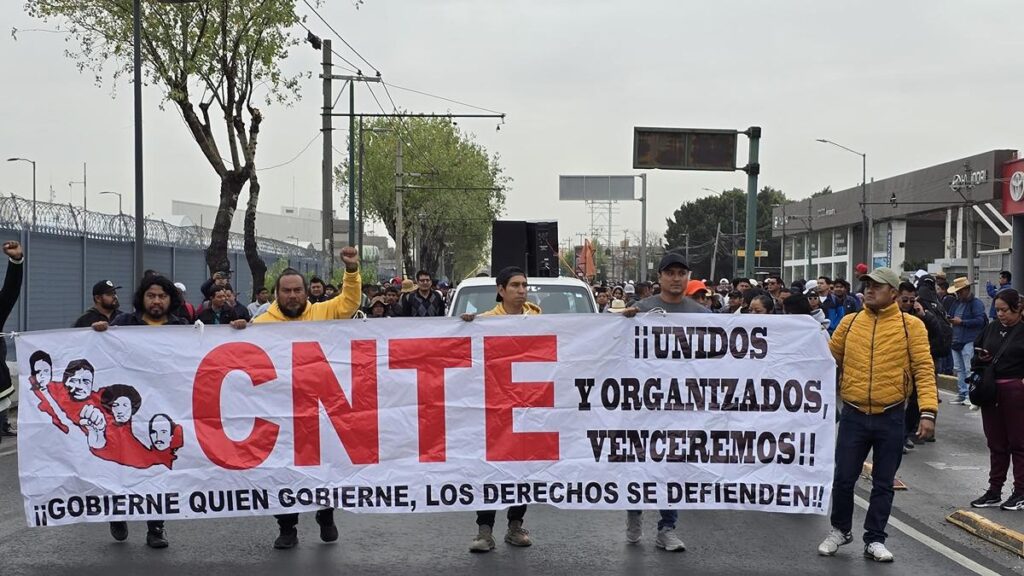 Aeroméxico dará protección a pasajeros ante manifestación de la CNTE en AICM