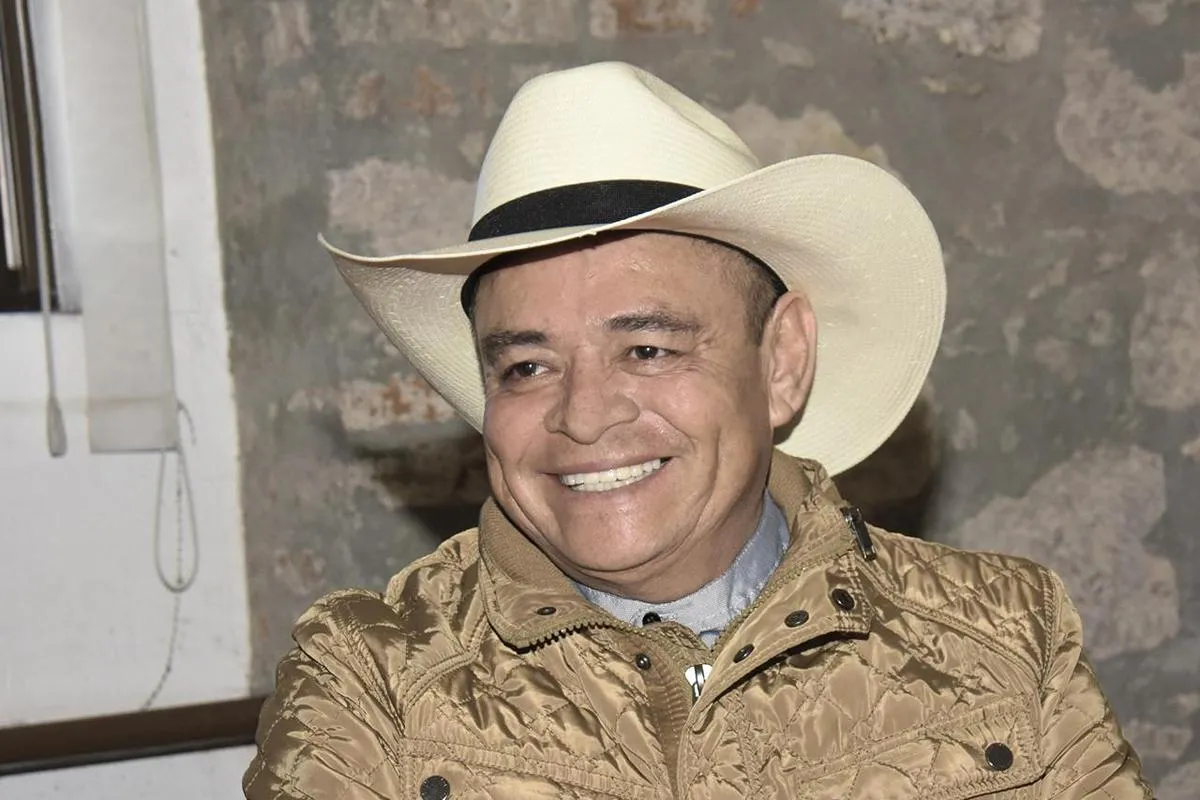 Aviador: Salvador Arvizu, regidor de Morelia, cobraba también en la FGE