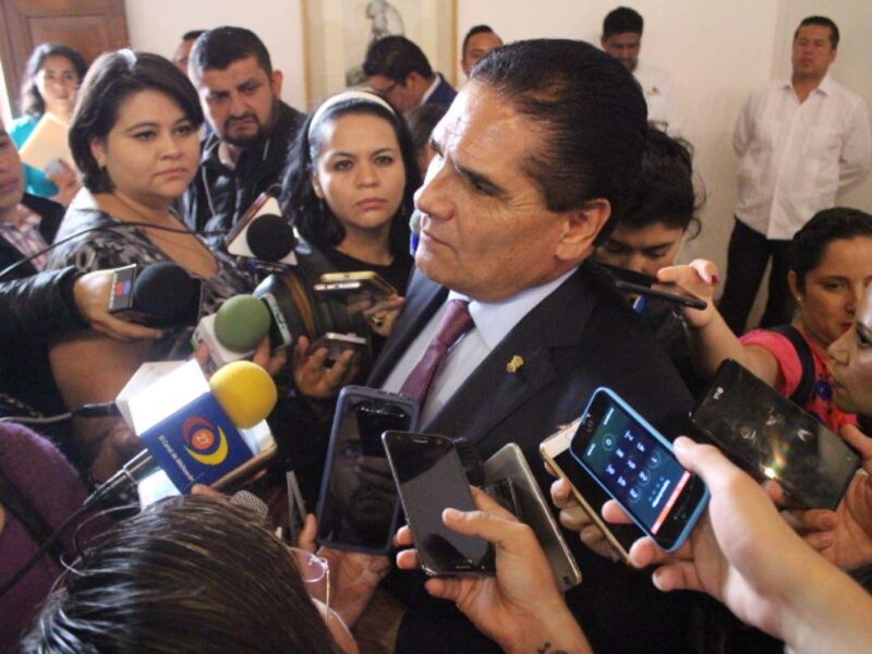 Bedolla y FGR reiteran existencia de ‘ficha roja’ contra Silvano Aureoles; no aparece en web de Interpol
