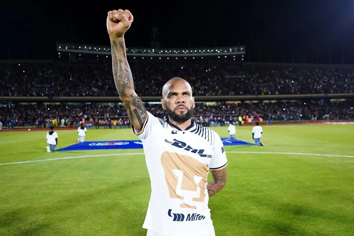Dani Alves demandará a Pumas; exige millonada