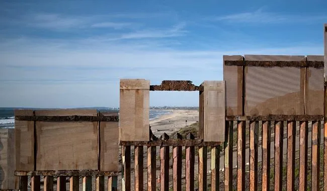 EU construye muro sobre canal del río Tijuana pese a tratados que lo impedían