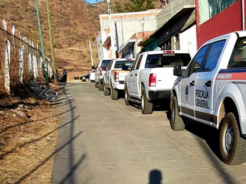 Hallan a mujer muerta y con huellas de violencia en la colonia Lomas del Punhuato
