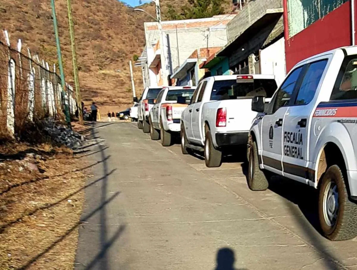 Hallan a mujer muerta y con huellas de violencia en la colonia Lomas del Punhuato